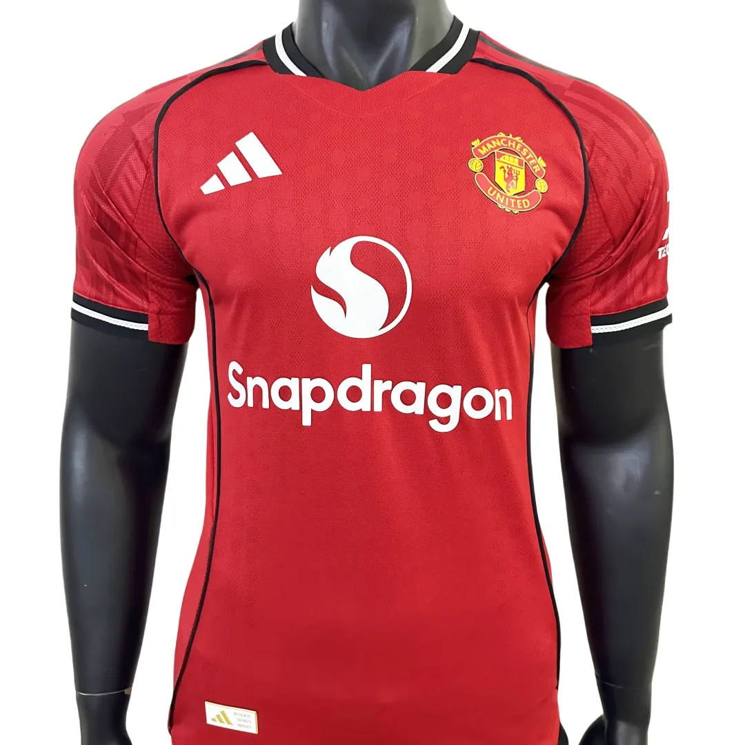 Manchester United Home Jersey - Image 3