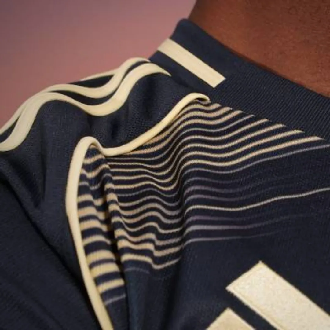 Aberdeen FC Away Jersey - Image 8