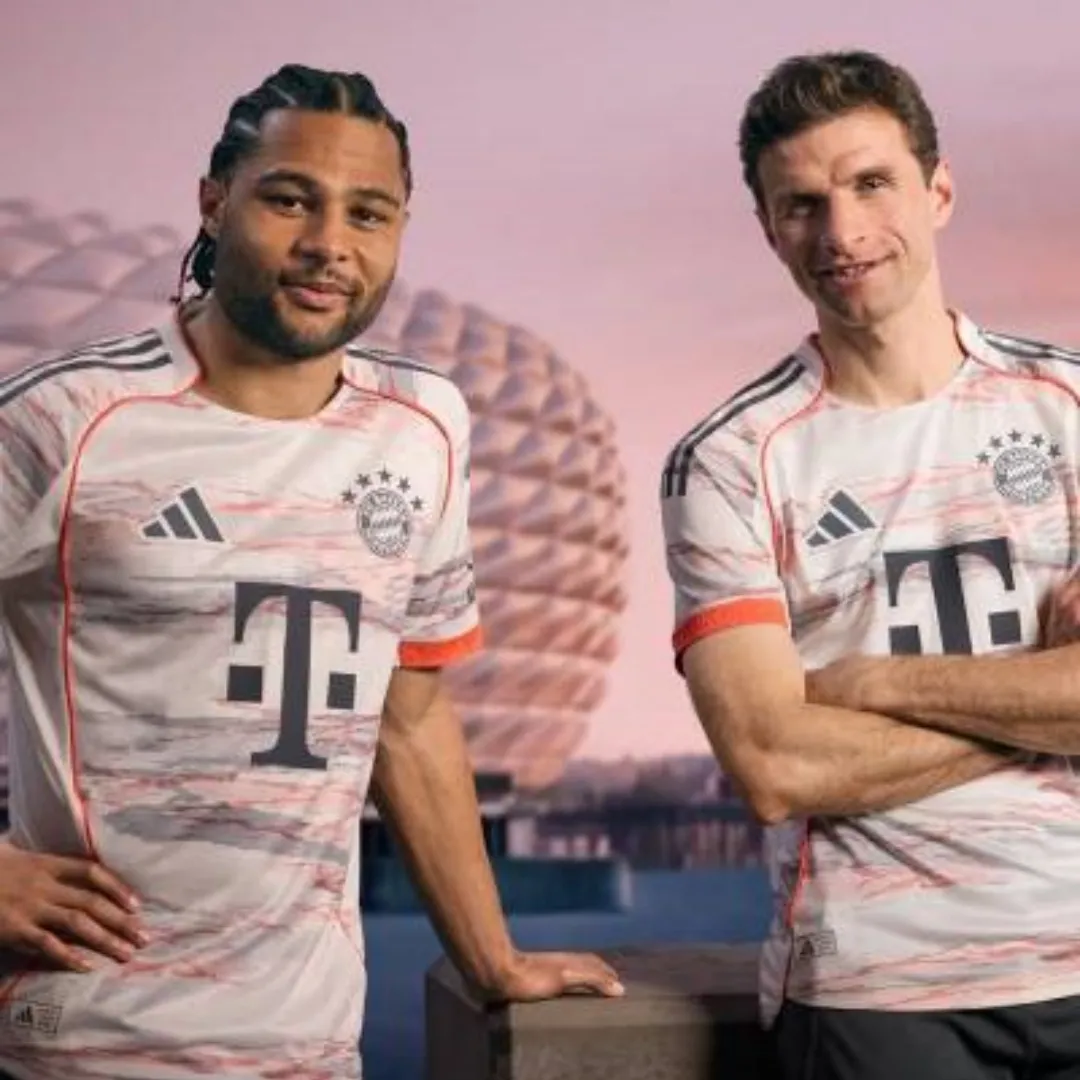 Bayern Munich Away Jersey - Image 3