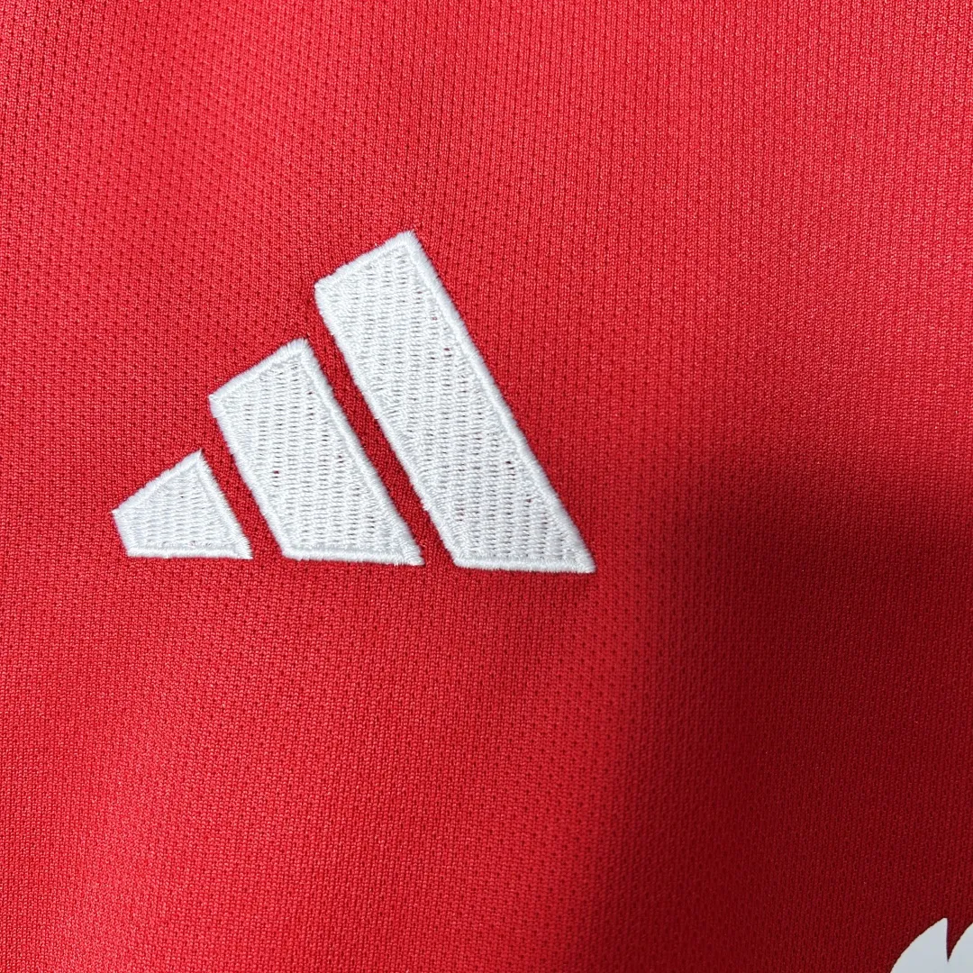 Manchester United Kids Home Kit - Image 11