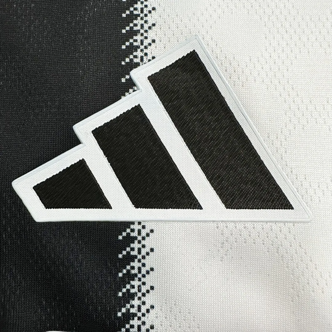 Newcastle United Home Jersey 2025/26 - Image 5