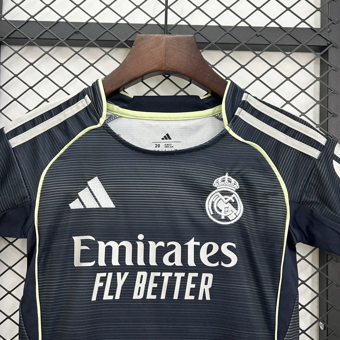 Real Madrid Kids Soccer Kit - Image 5