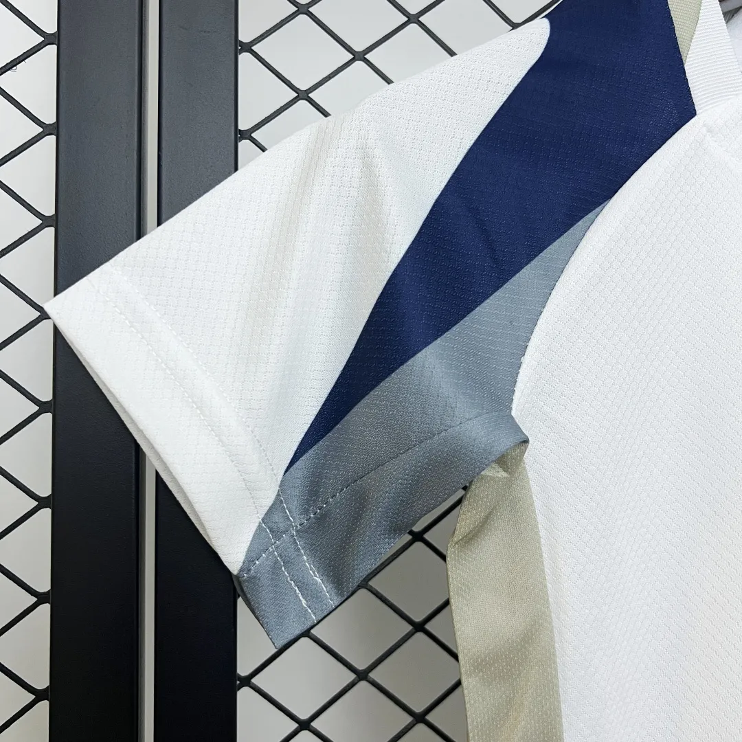 Tottenham Kids Soccer Kit - Image 4