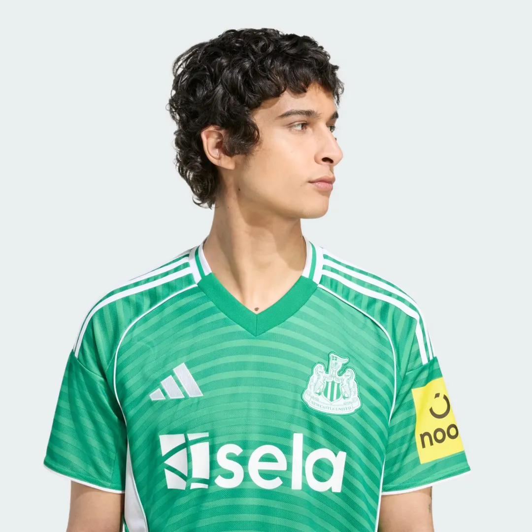 Newcastle United Away Jersey - Image 3