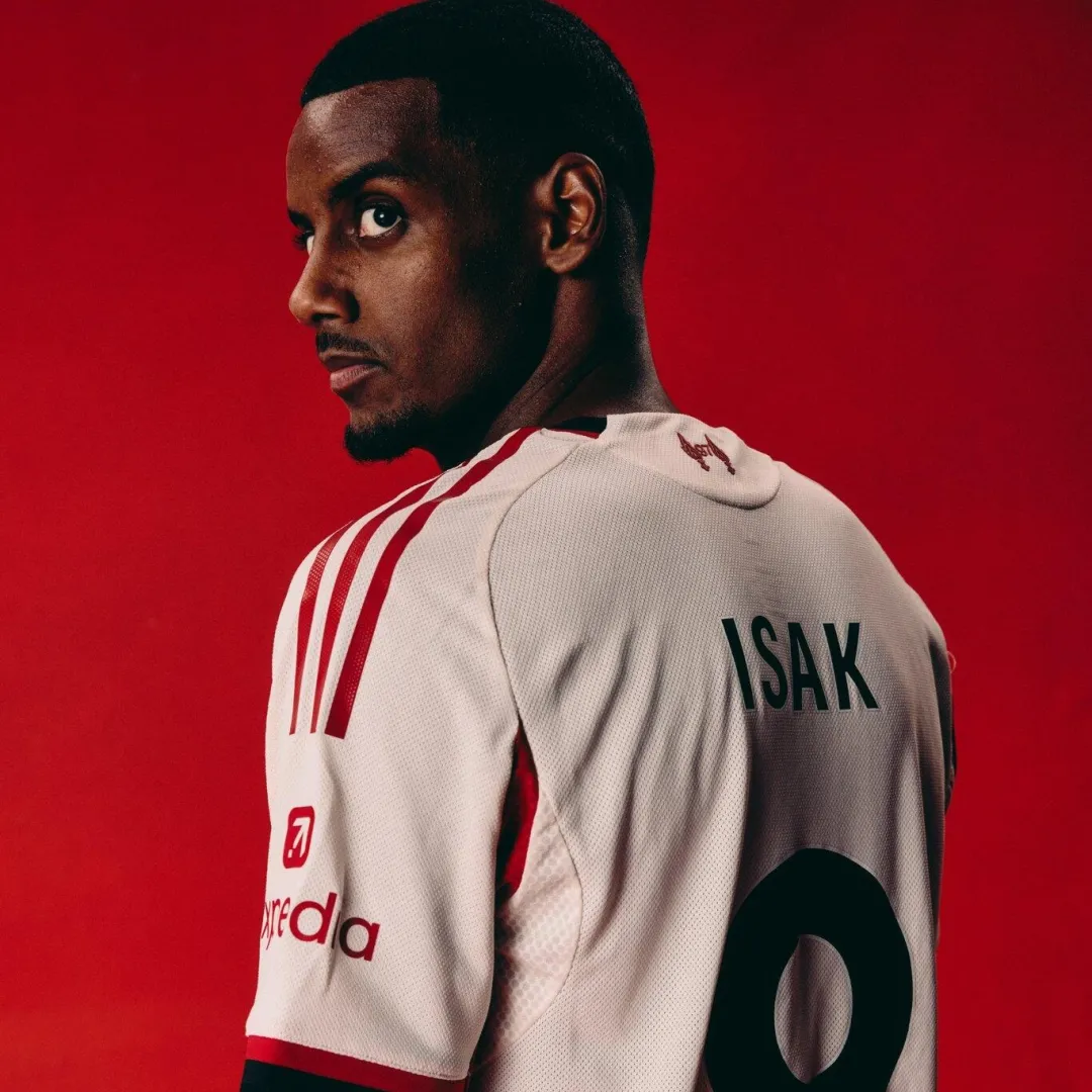 Alternative view of Liverpool Isak 9 Away Jersey