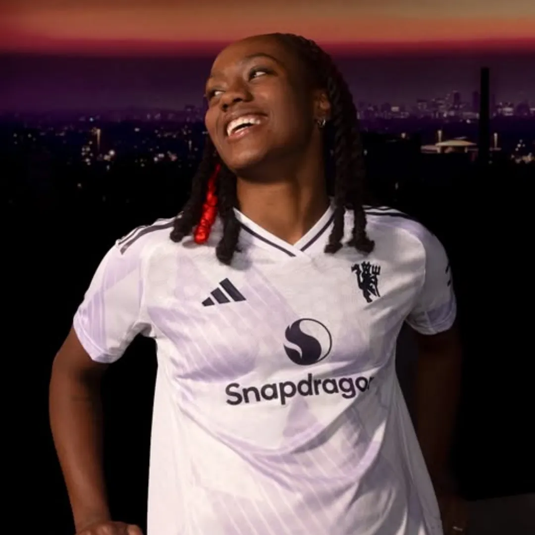 Manchester United Women Away Jersey - Image 3