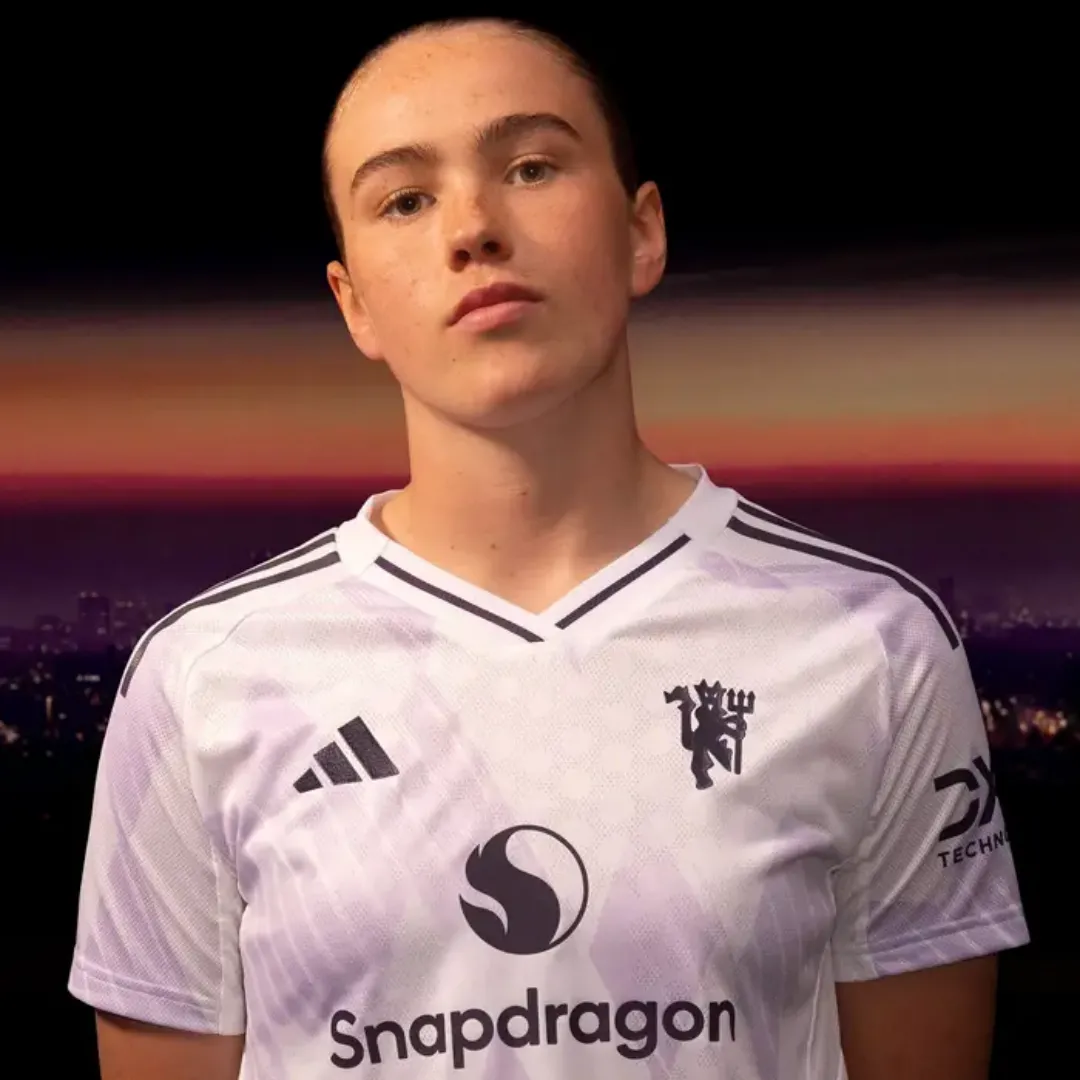 Manchester United Women Away Jersey - Image 4