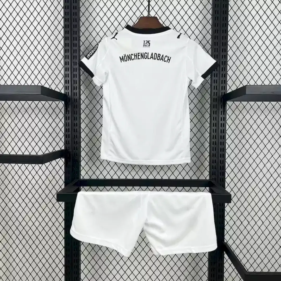 Puma Kids Football Kit - Image 10