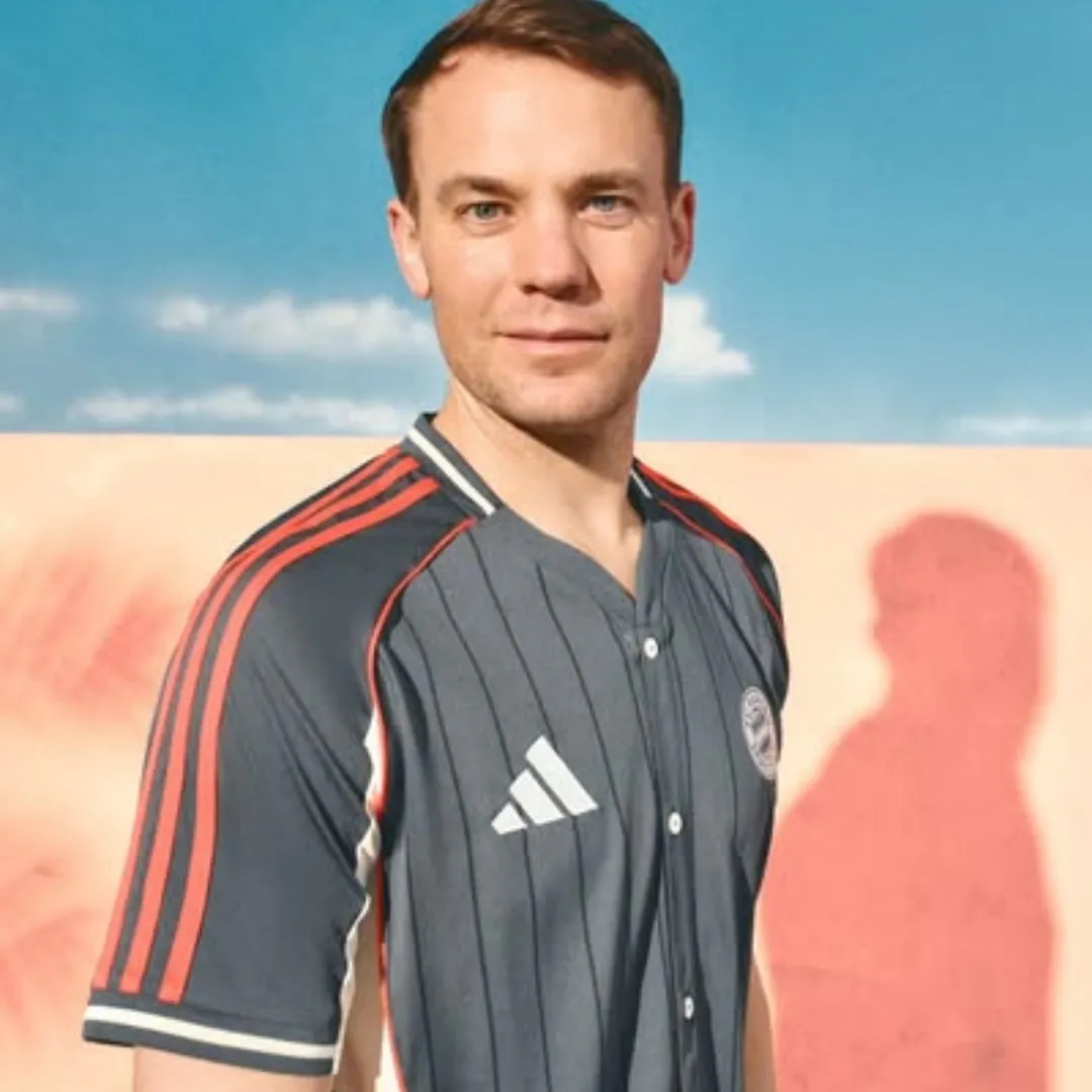 Alternative view of Bayern Munich Soccer Jersey