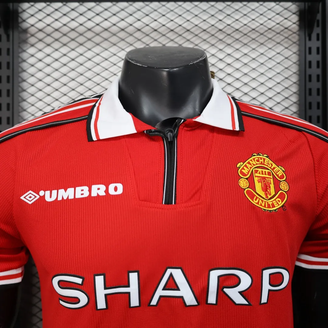 Umbro Manchester United Retro Jersey - Image 4