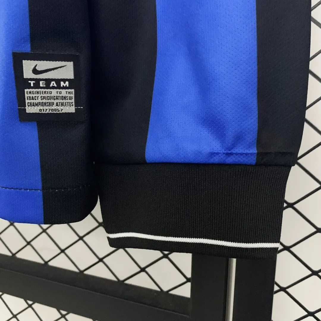 Inter 2010 UCL Long Sleeve Jersey - Image 7