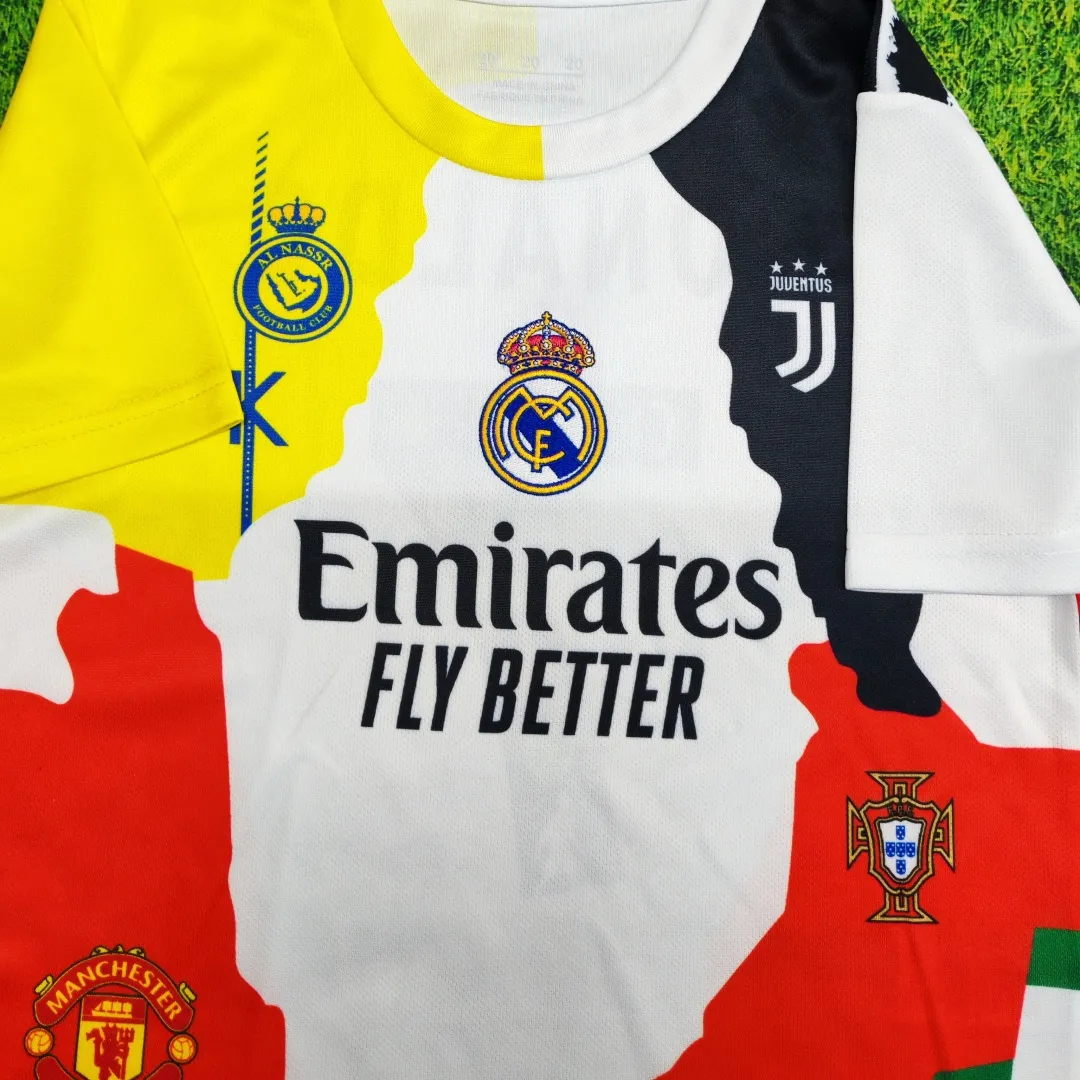 Ronaldo Kids Soccer Kit - Image 4