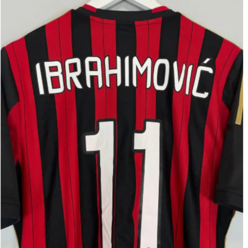 Kid's Retro AC Milan Home Kit 2013/14 - Image 3