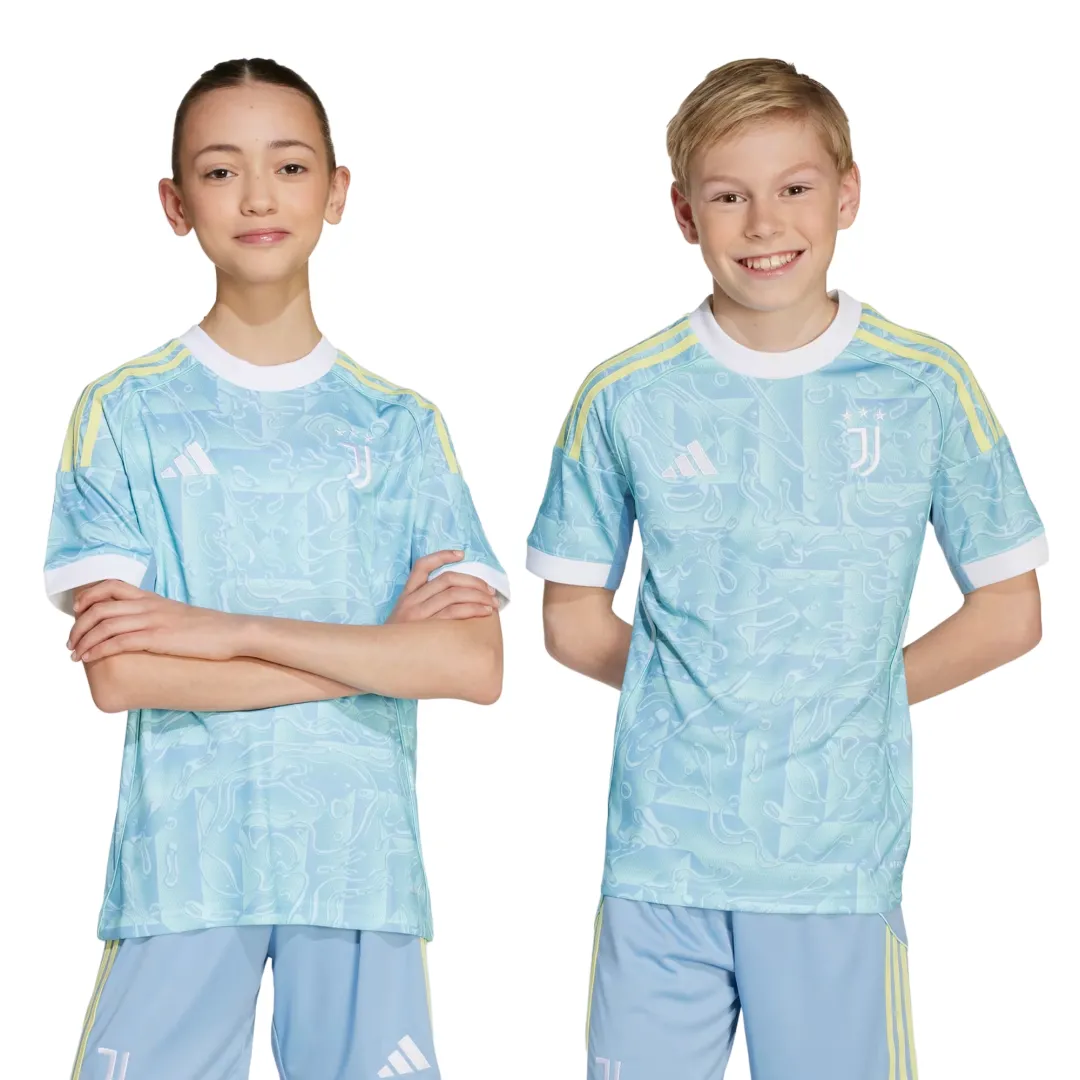 Juventus Kids Football Kit - Image 3