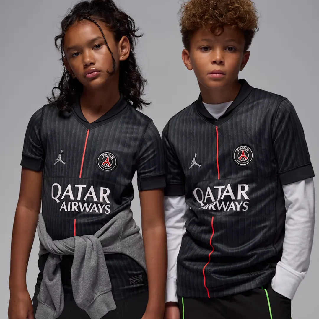 PSG Jordan Kids Soccer Kit - Image 3