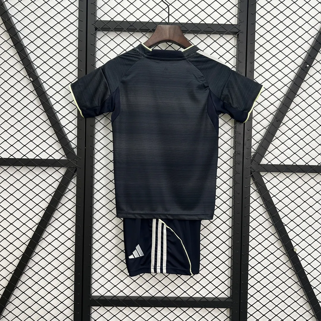 Real Madrid Kids Football Kit - Image 8