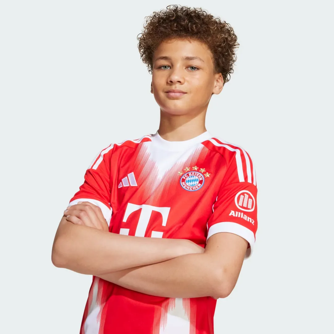 Bayern Munich Kids Home Kit - Image 4