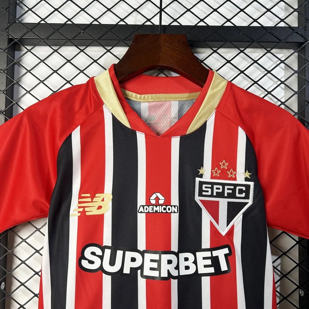 SPFC Kids Soccer Kit - Image 3
