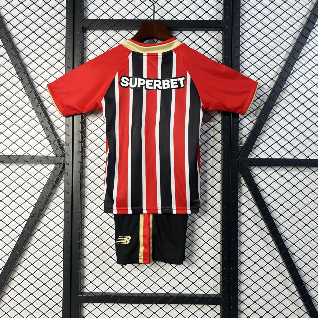 SPFC Kids Soccer Kit - Image 9