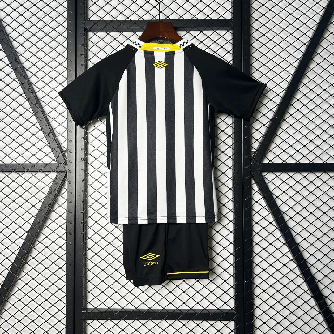 Umbro Santos FC Kids Kit - Image 8