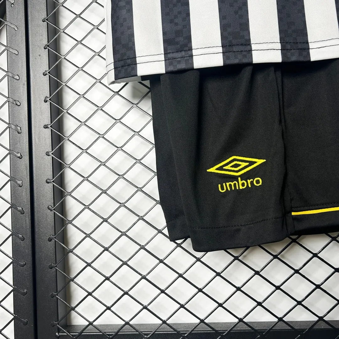 Umbro Santos FC Kids Kit - Image 6