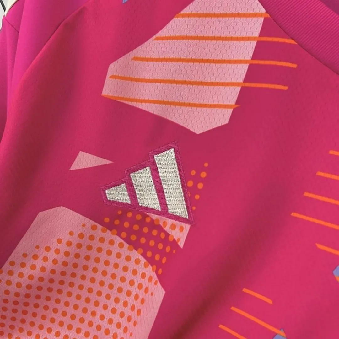 Flamengo Pink Goalkeeper Jersey - Image 4
