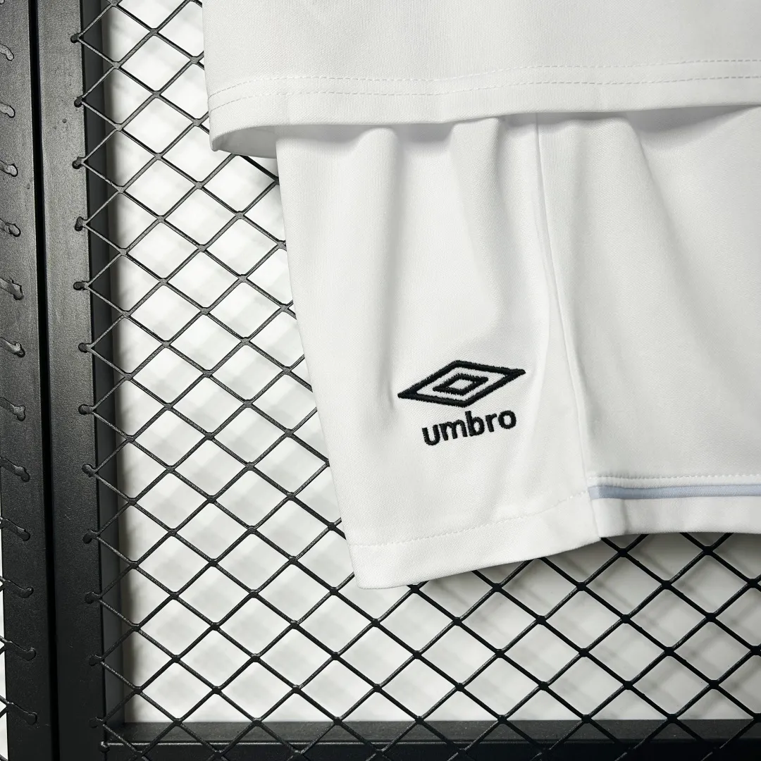 Umbro Santos FC Kids Kit - Image 4