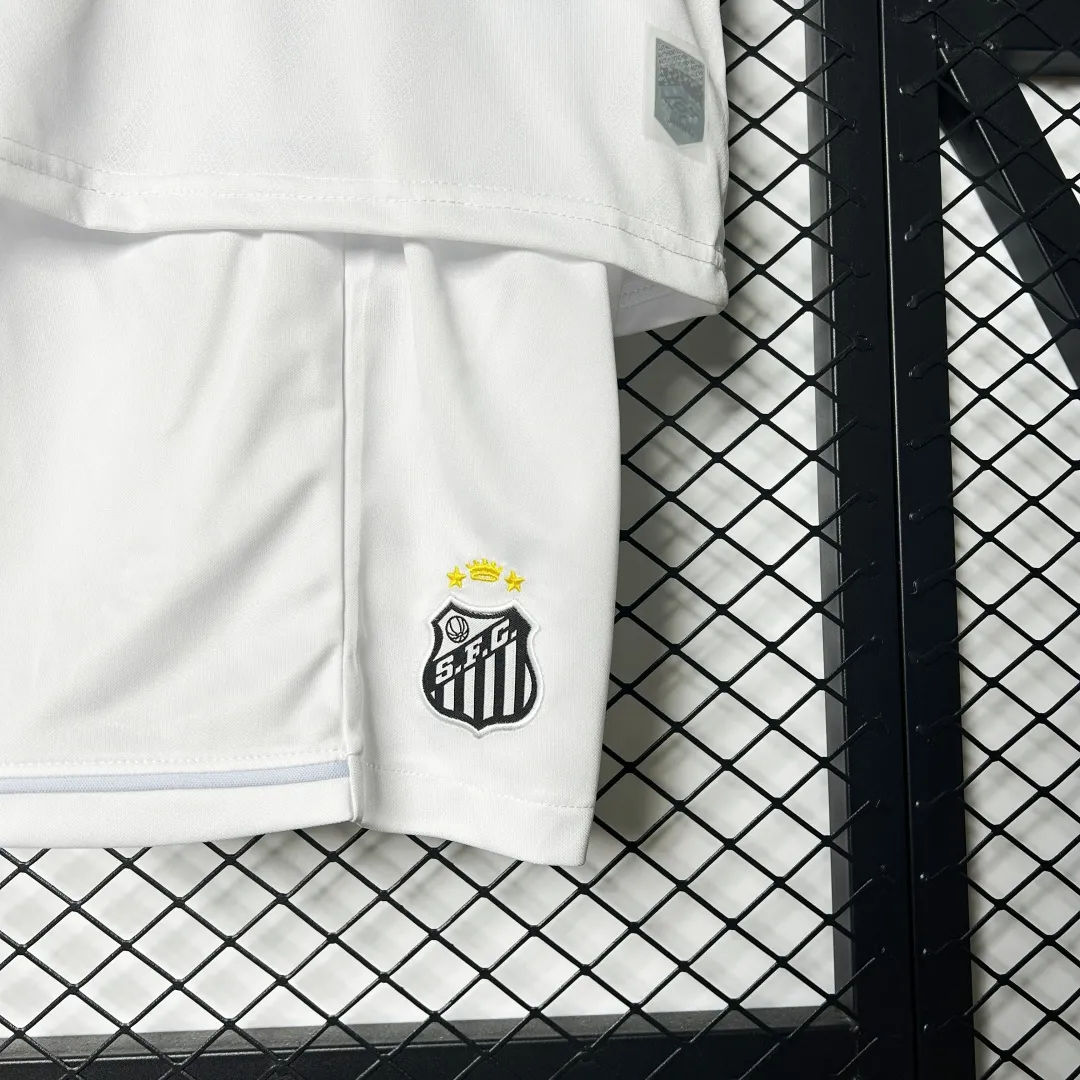 Umbro Santos FC Kids Kit - Image 5