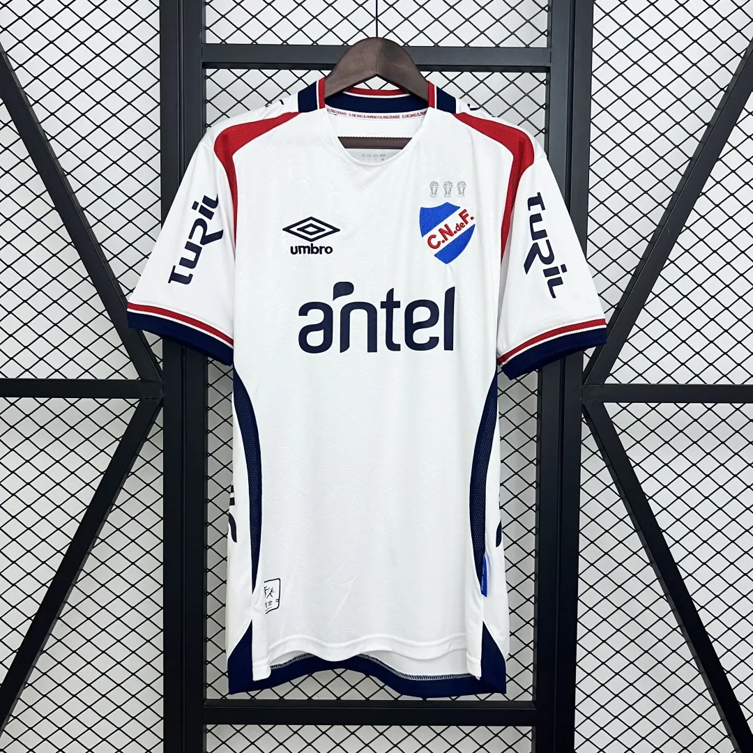 Alternative view of Umbro Club Nacional de Football Jersey