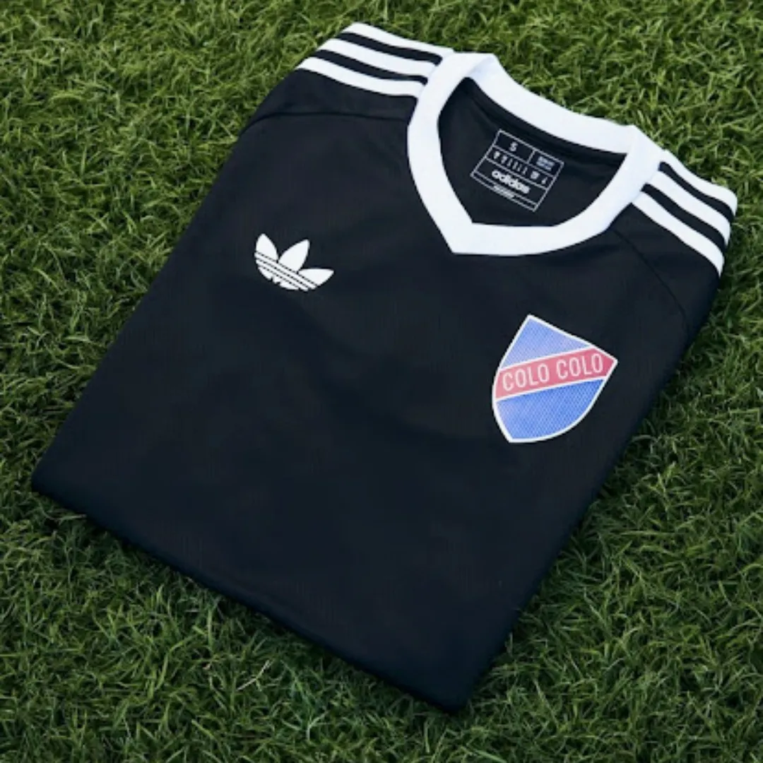 Colo Colo Anniversary Football Jersey - Image 3