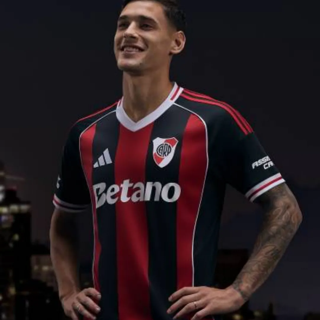 River Plate Away Jersey - Image 4