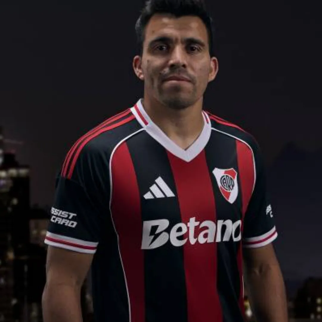 River Plate Away Jersey - Image 3