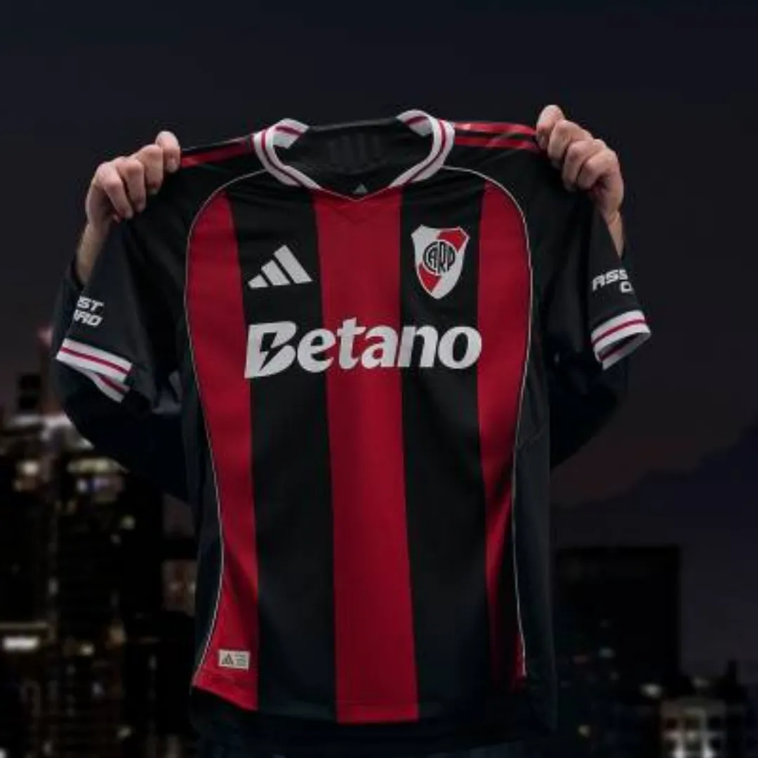 River Plate Away Jersey - Image 5