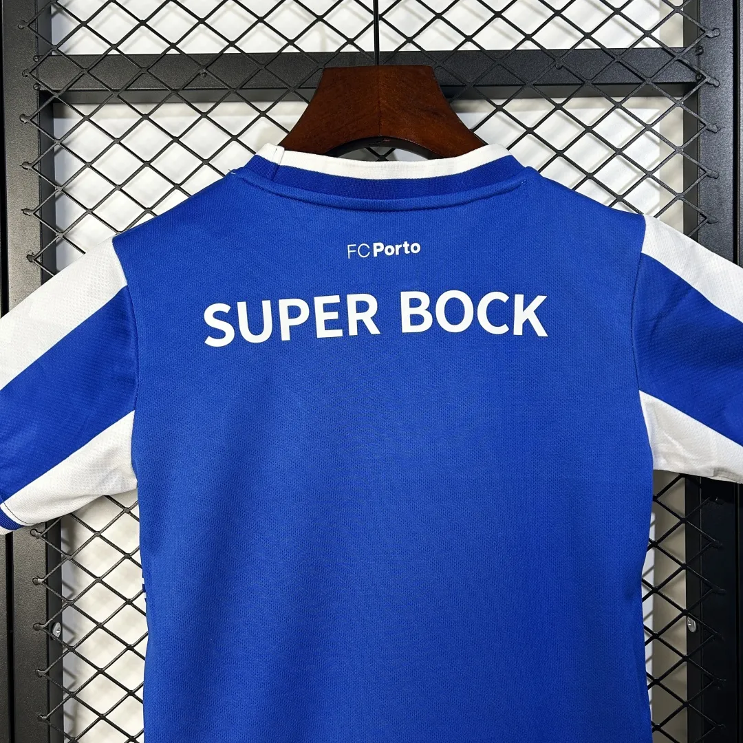 FC Porto Kids Soccer Kit - Image 5