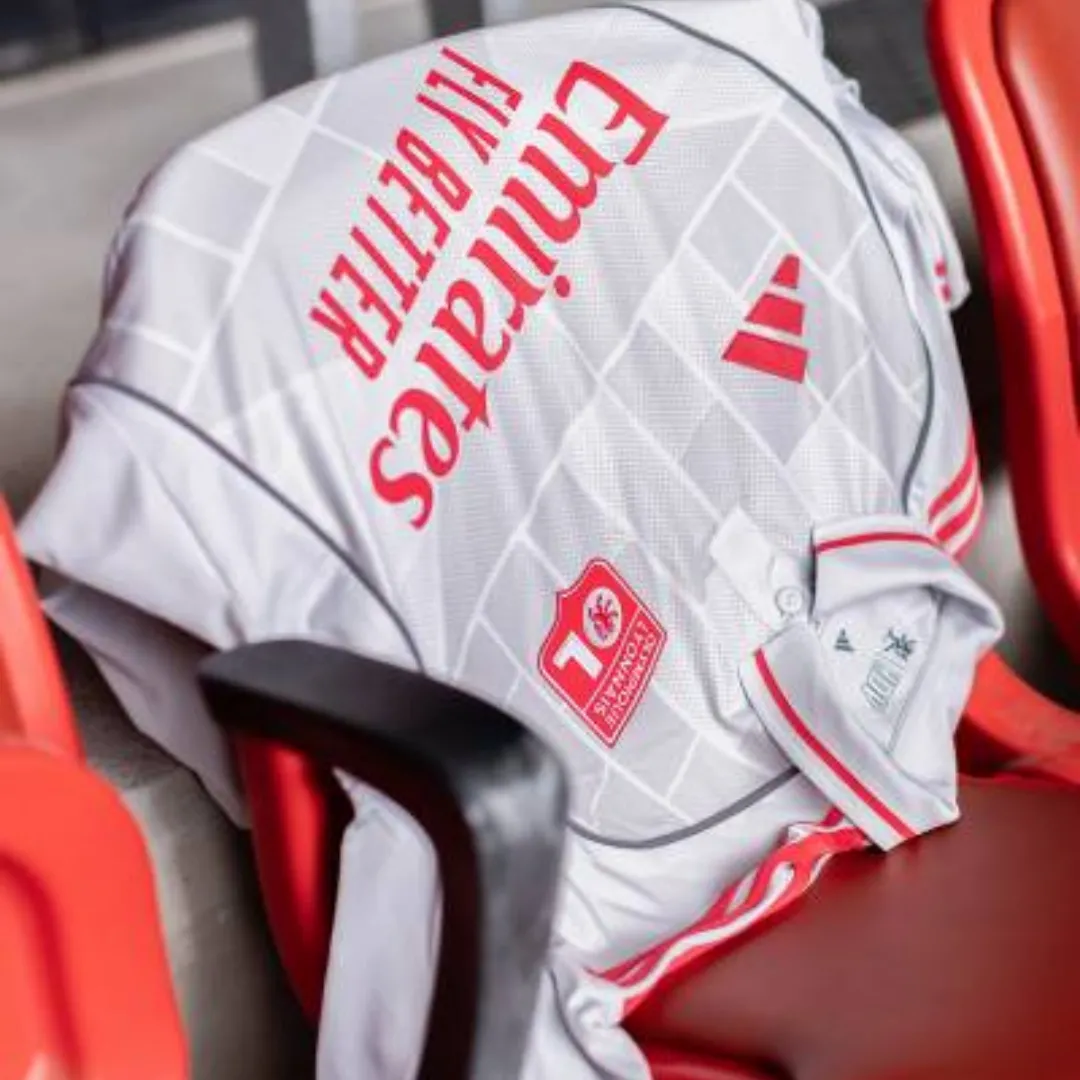 Olympique Lyonnais Third Jersey - Image 5