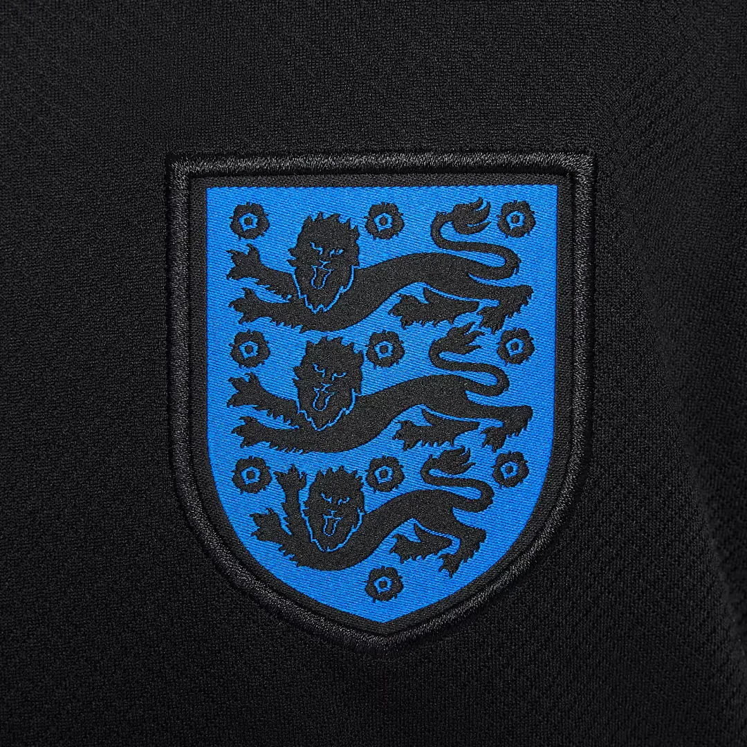 Nike England Kids Football Kit - Image 4