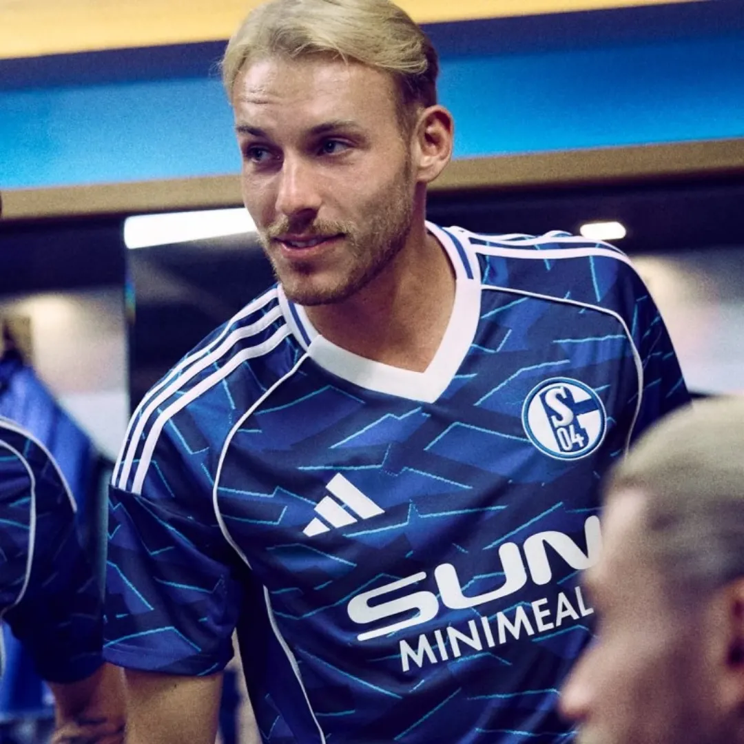 Schalke 04 Home Jersey - Image 4