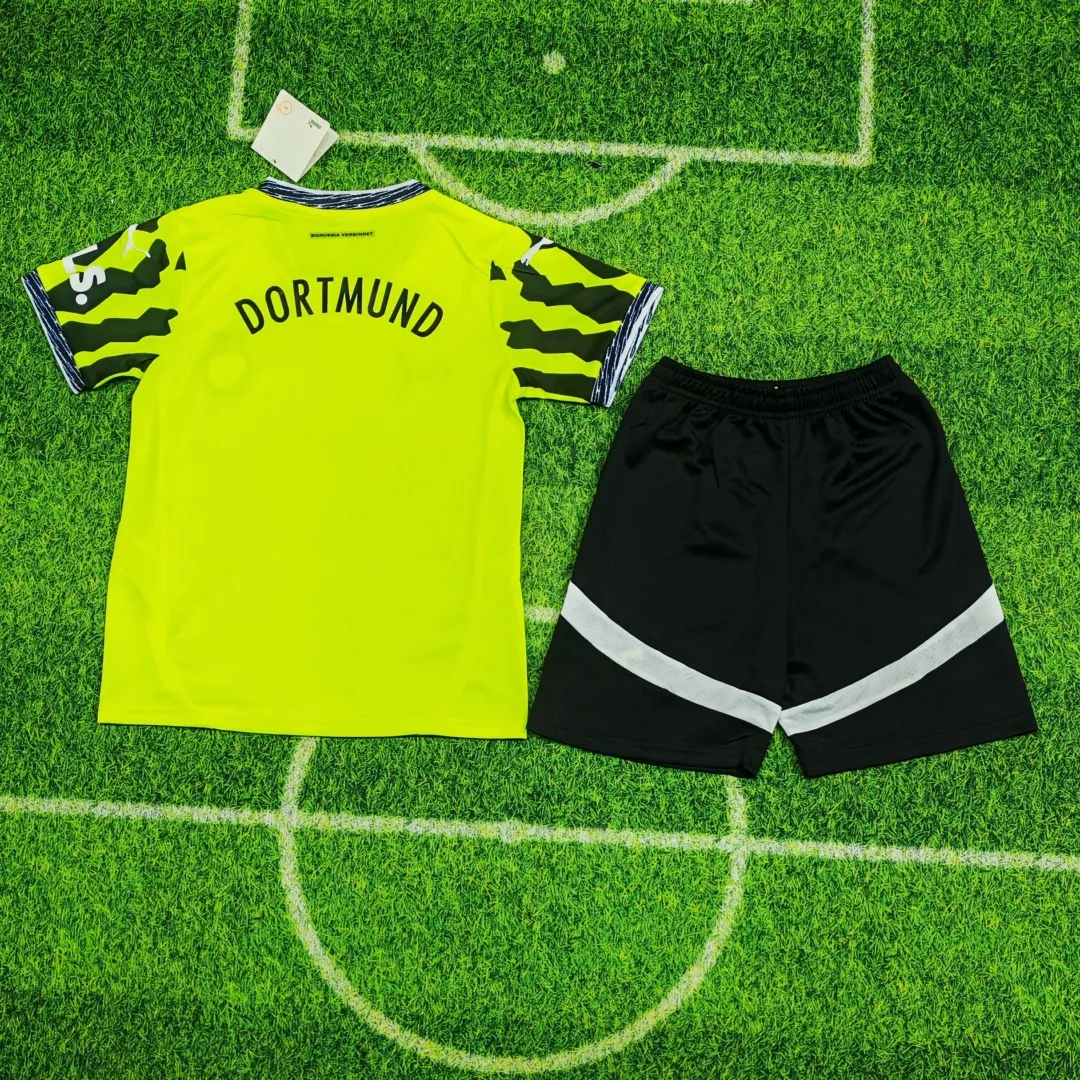 Puma Borussia Dortmund Kids Kit - Image 3
