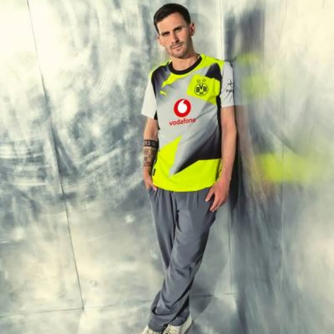 Puma Borussia Dortmund Jersey - Image 4