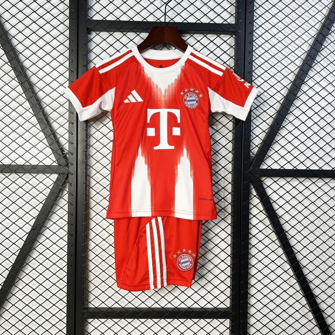 Bayern Munich Kids Home Kit - Image 5