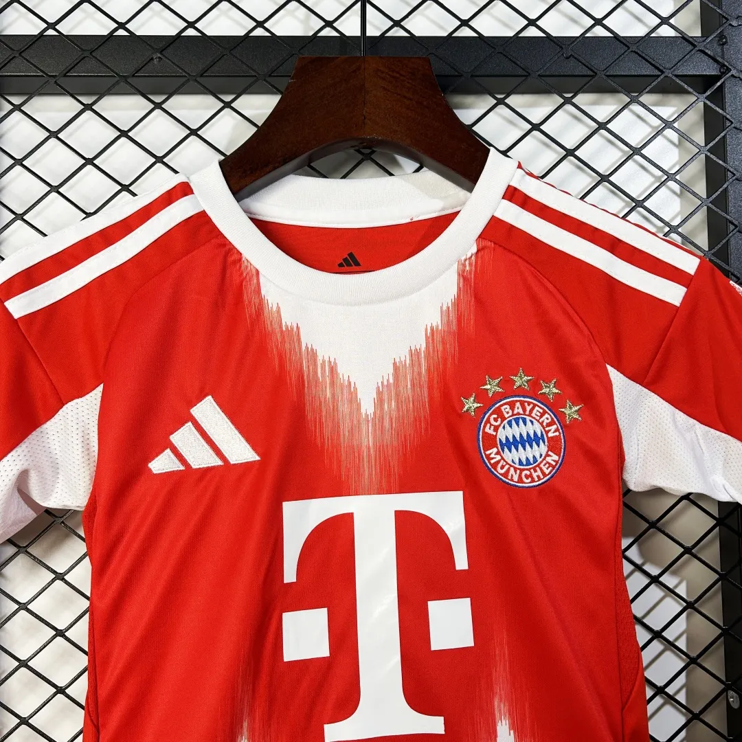 Bayern Munich Kids Home Kit - Image 6