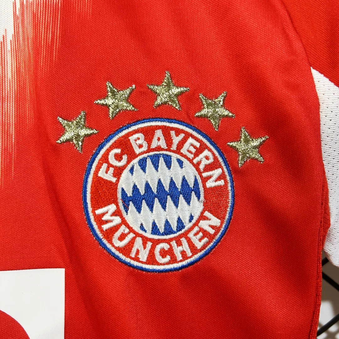 Bayern Munich Kids Home Kit - Image 7