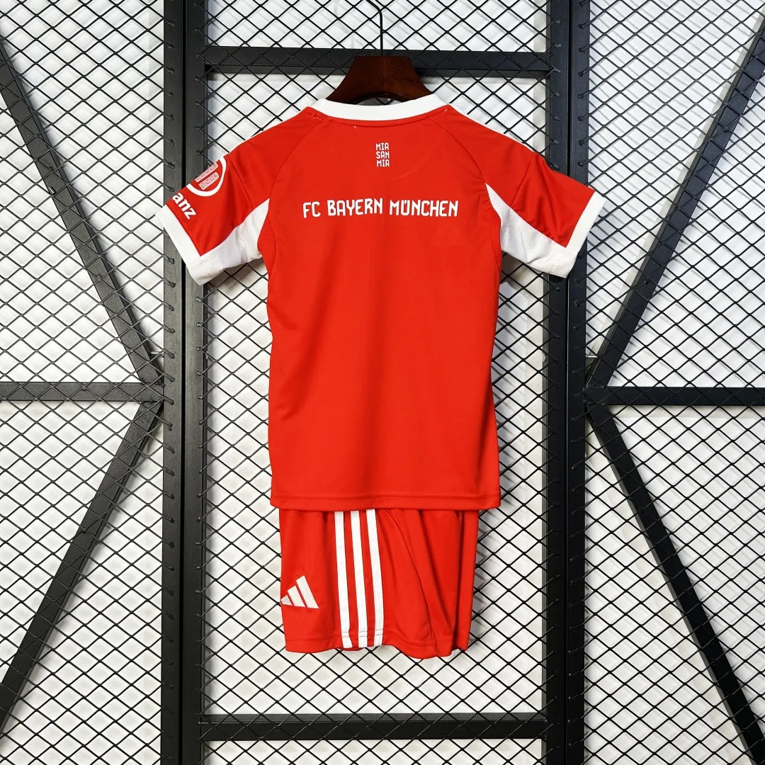 Bayern Munich Kids Home Kit - Image 9