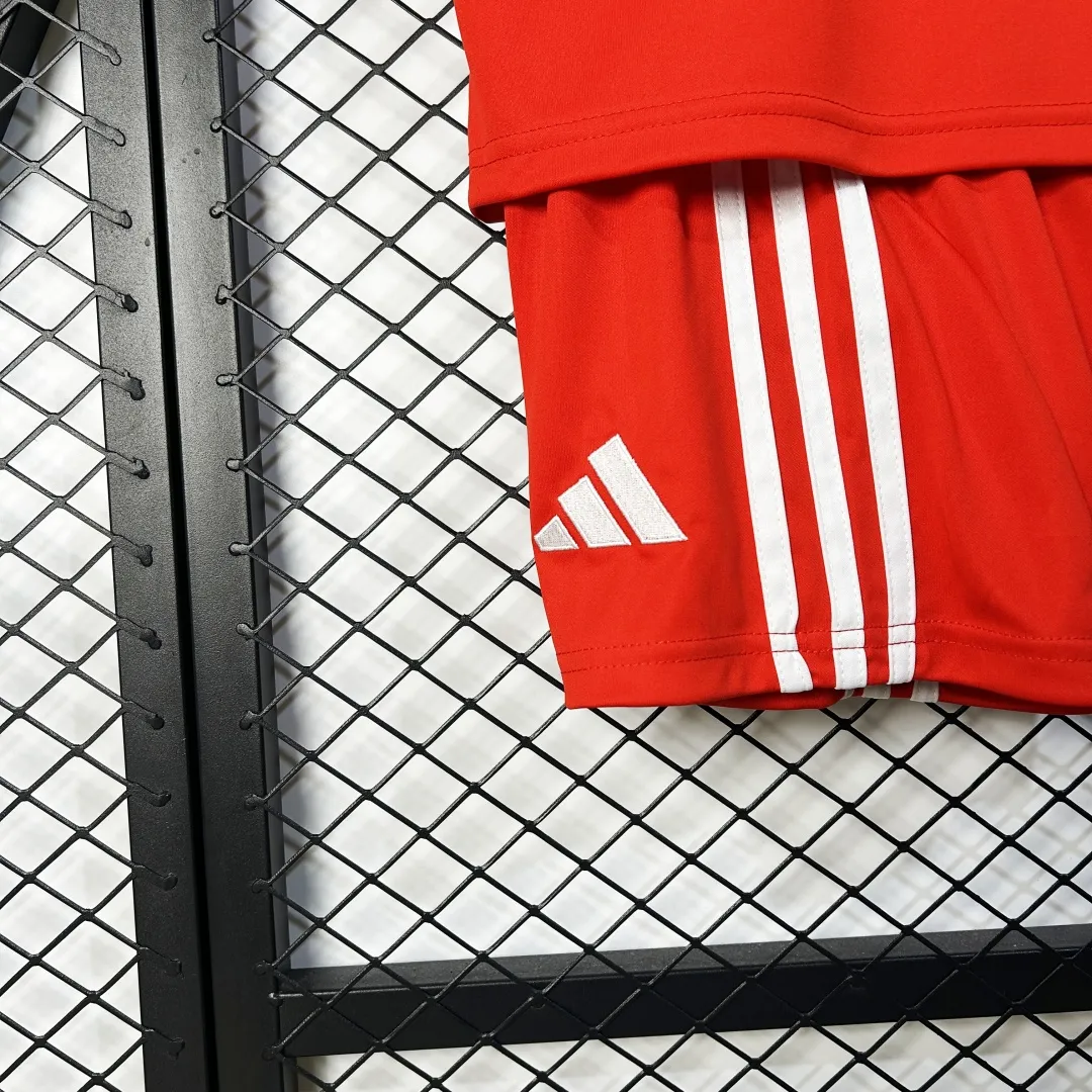 Bayern Munich Kids Home Kit - Image 11