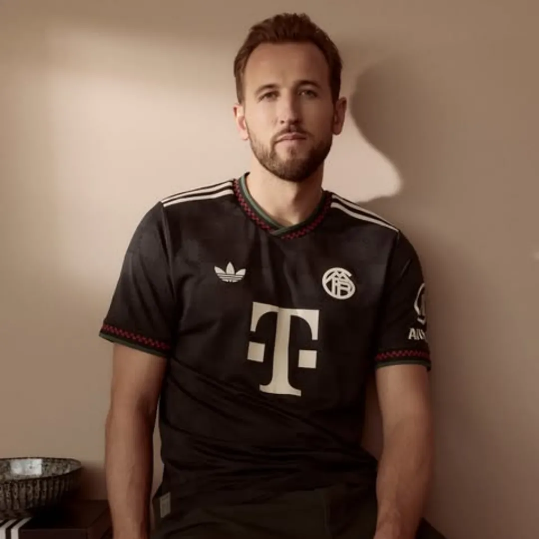Bayern Munich Oktoberfest Jersey - Image 4