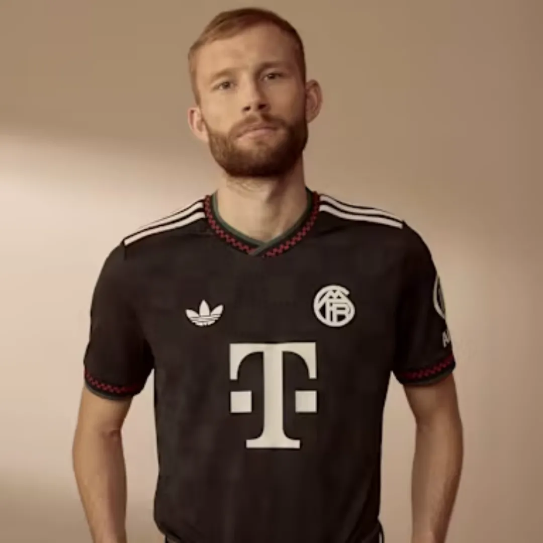 Bayern Munich Oktoberfest Jersey - Image 8
