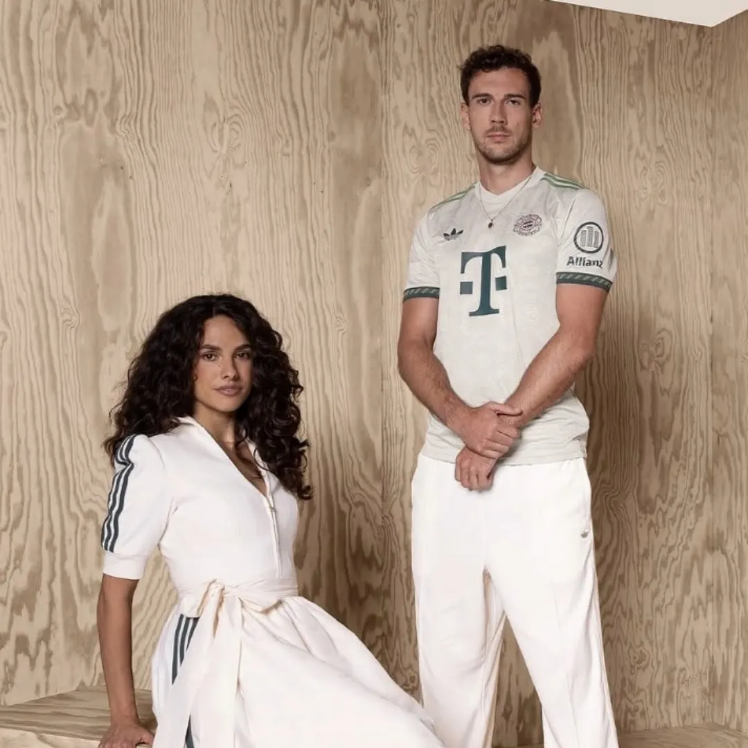 Bayern Munich Wiesn Jersey - Image 3