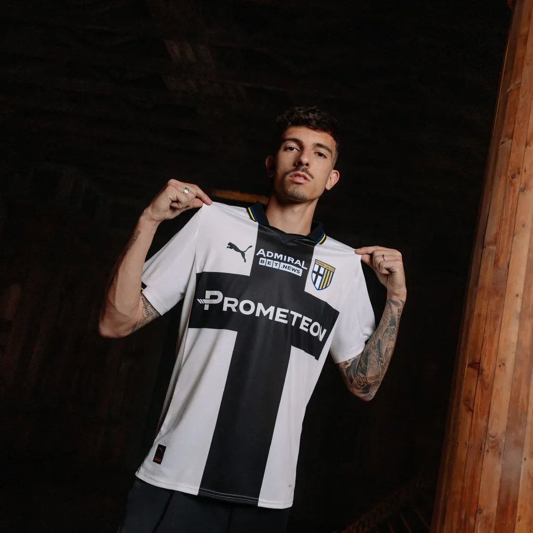 Alternative view of Parma Calcio Home Jersey