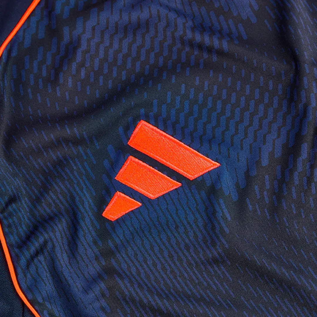 Nottingham Forest Third Jersey - Image 4