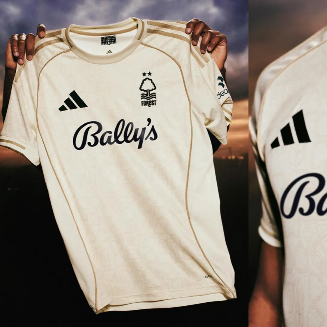Nottingham Forest Away Jersey - Image 4